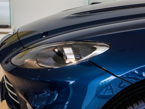 2020��4.0T V8 �������^