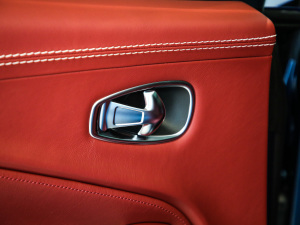 2020��4.0T V8 ���g����