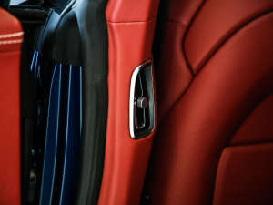 2020��4.0T V8 ���g����