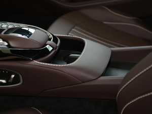 2020款4.0T V8 Coupe 空间座椅