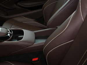 2020款4.0T V8 Coupe 空间座椅