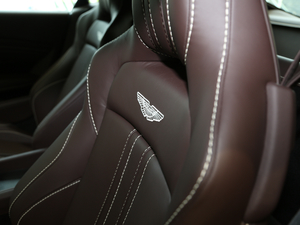 2020款4.0T V8 Coupe 空间座椅