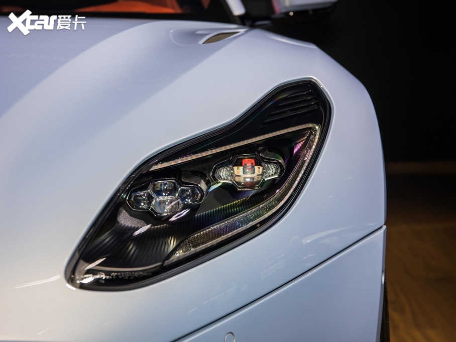 2020˹DRDB11 V8 Volante Shadow Edition