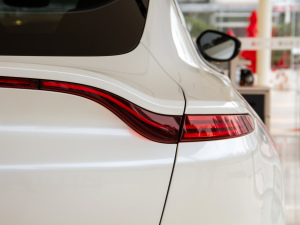 2021��4.0T V8 �o(w��)�֮�� ��(x��)��(ji��)���^