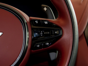 2021��4.0T V8 �o�֮�� �п؅^