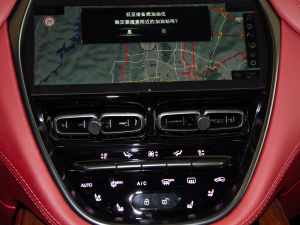 2021��4.0T V8 �o�֮�� �п؅^