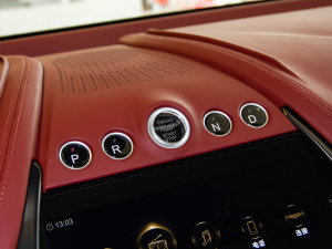 2021��4.0T V8 �o�֮�� �п؅^