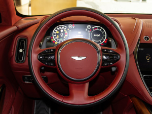 2021��4.0T V8 �o�֮�� �п؅^