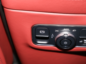 2022��4.0T V8 �v܇�Ƅ���