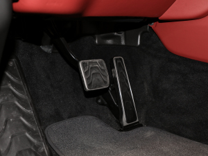 2022��4.0T V8 �п؅^