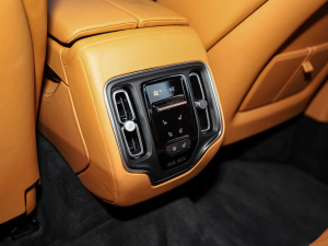 2022��3.0T Straight-Six �п؅^