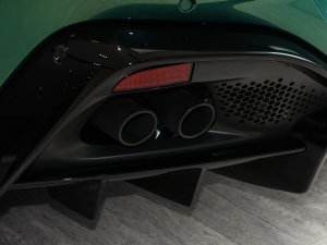 2023款4.0T V8 F1 Edition Coupe 排气管
