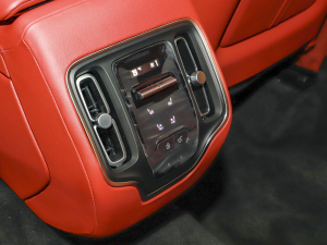 2023��3.0T Straight-Six �п؅^(q��)