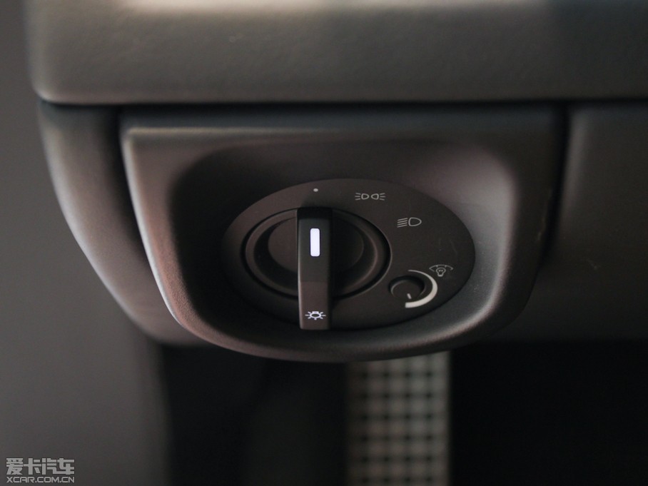 2011��DB9 6.0 Touchtronic Volante