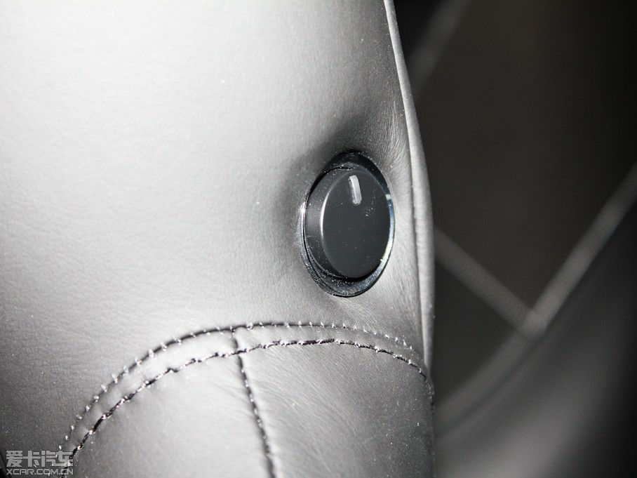 2011��DB9 6.0 Touchtronic Volante