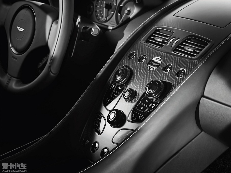 2015Vanquish  6.0L Ӳ ̼wS؄e