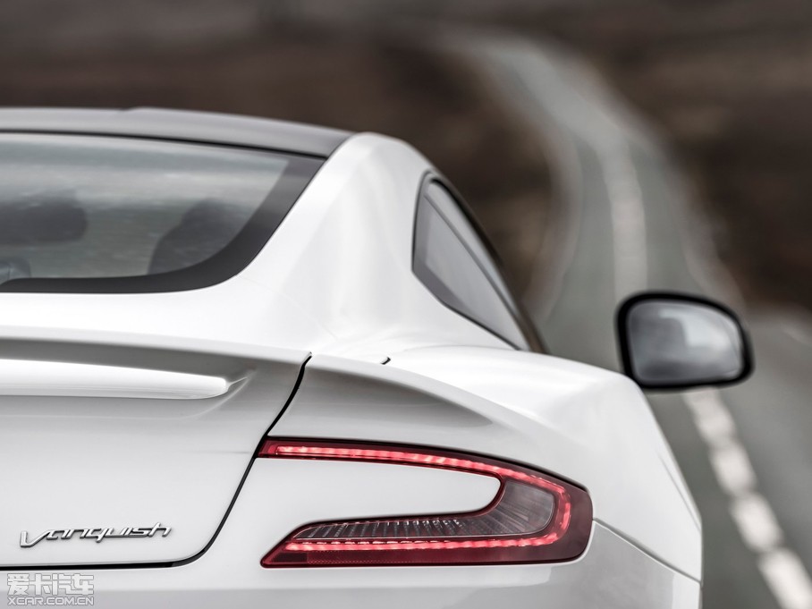 2015Vanquish Carbon White