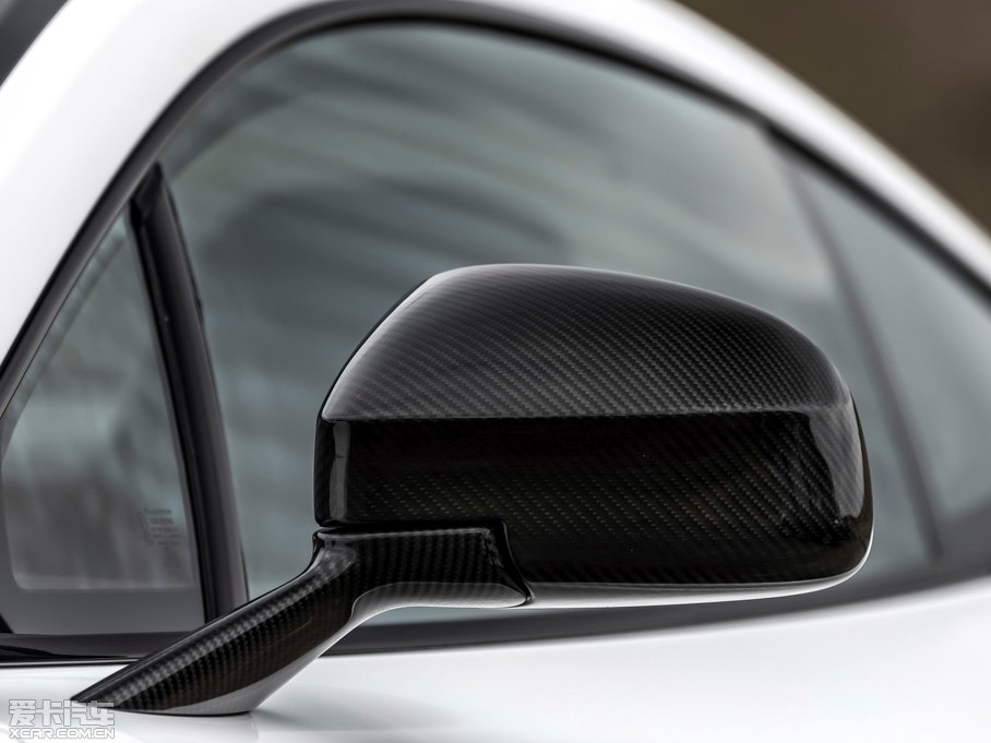 2015Vanquish Carbon White