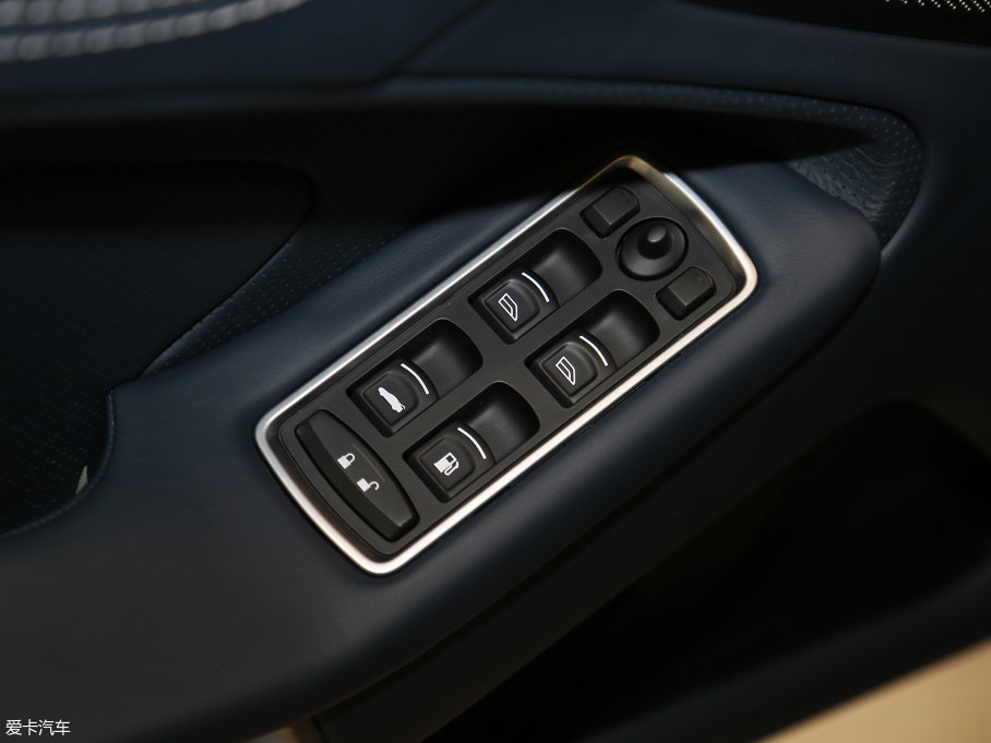 2015Vanquish 6.0L Coupe