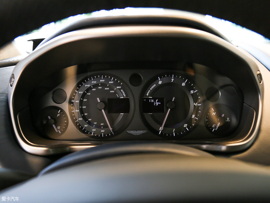 2015Vanquish 6.0L Coupe