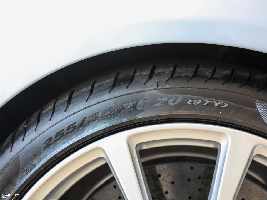 2015Vanquish 6.0L Coupe