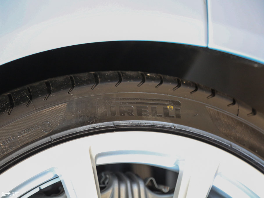 2015Vanquish 6.0L Coupe