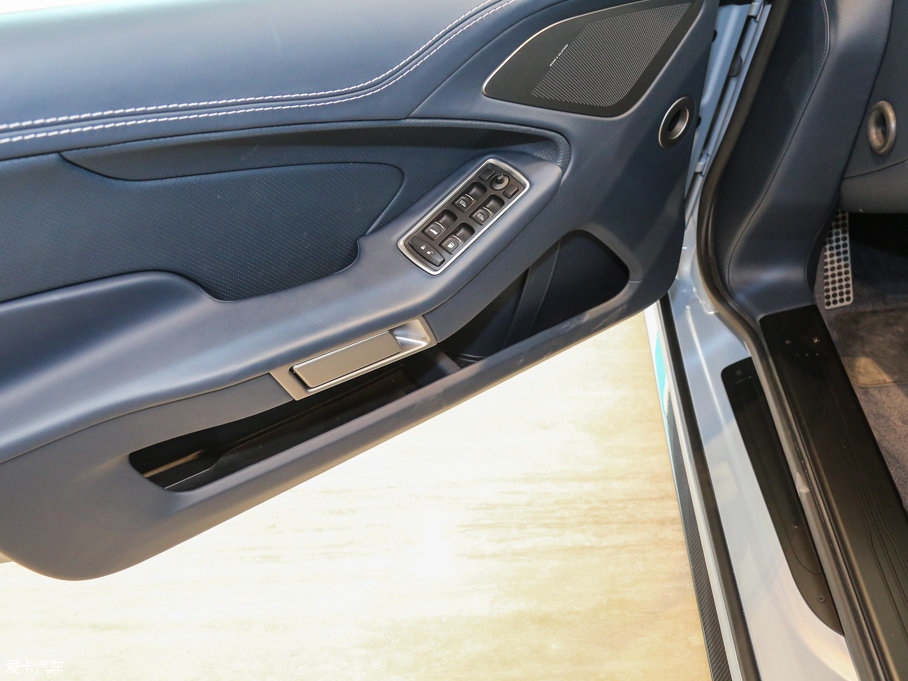 2015Vanquish 6.0L Coupe