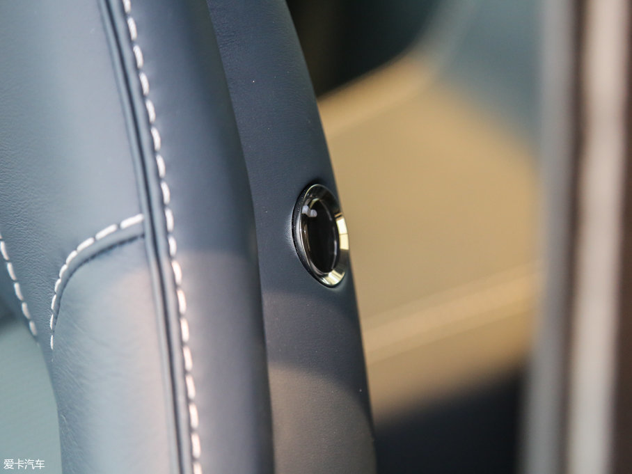 2015Vanquish 6.0L Coupe