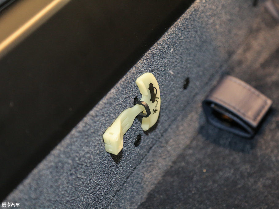 2015Vanquish 6.0L Coupe