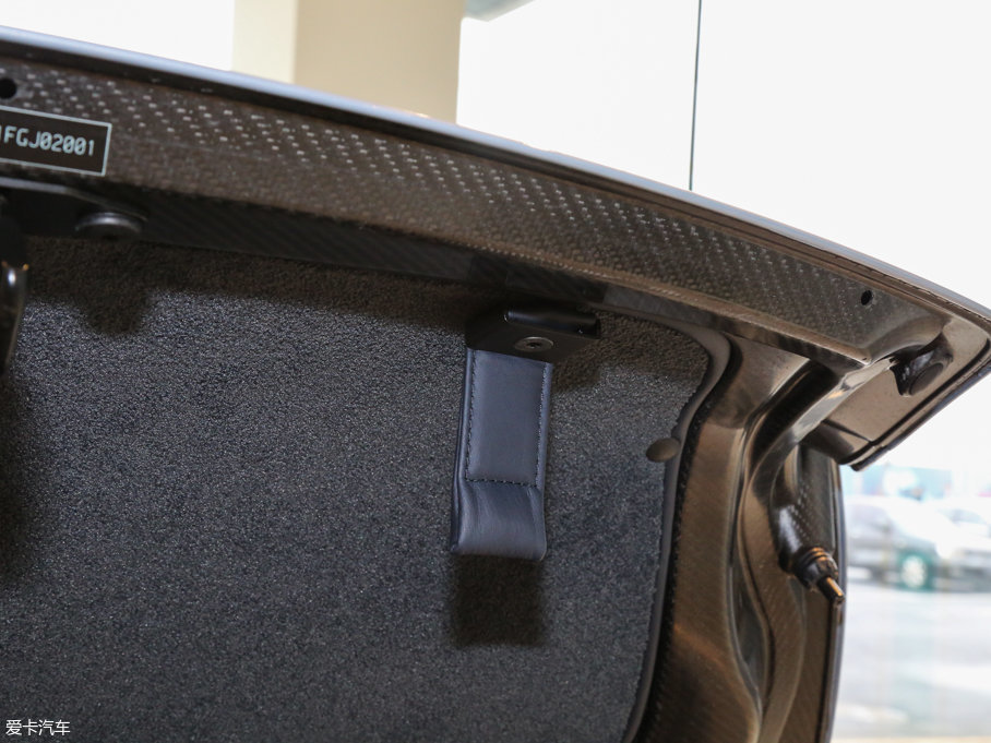 2015Vanquish 6.0L Coupe