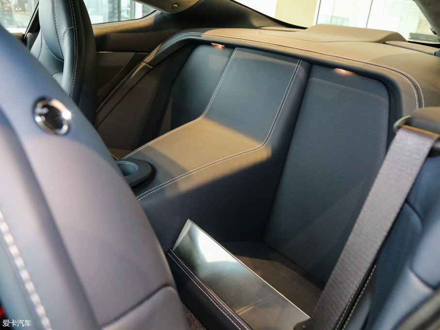 2015Vanquish 6.0L Coupe