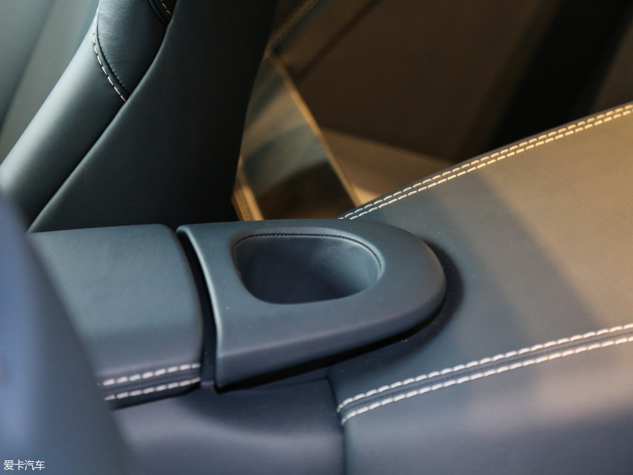 2015Vanquish 6.0L Coupe