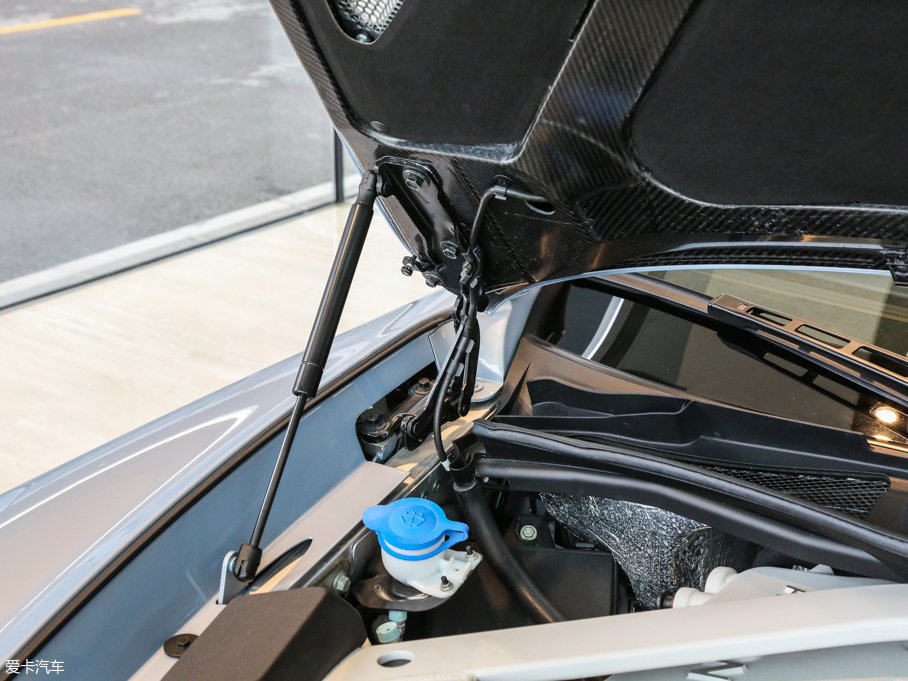 2015Vanquish 6.0L Coupe