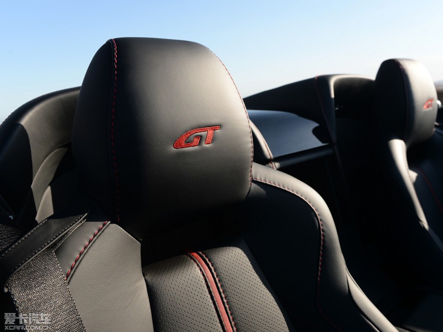 2015˹DRV8 Vantage GT Roadster