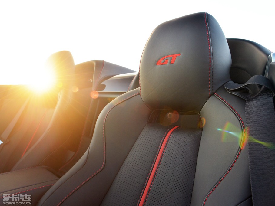 2015˹DRV8 Vantage GT Roadster