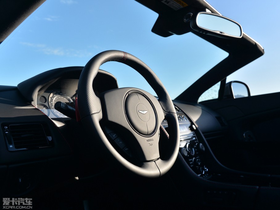 2015V8 Vantage GT Roadster