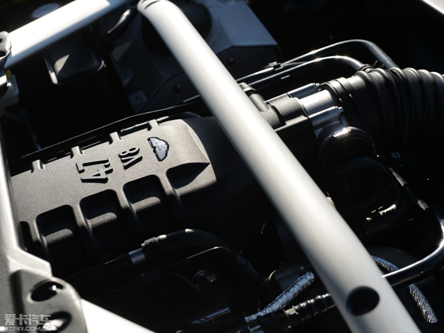 2015˹DRV8 Vantage GT Roadster