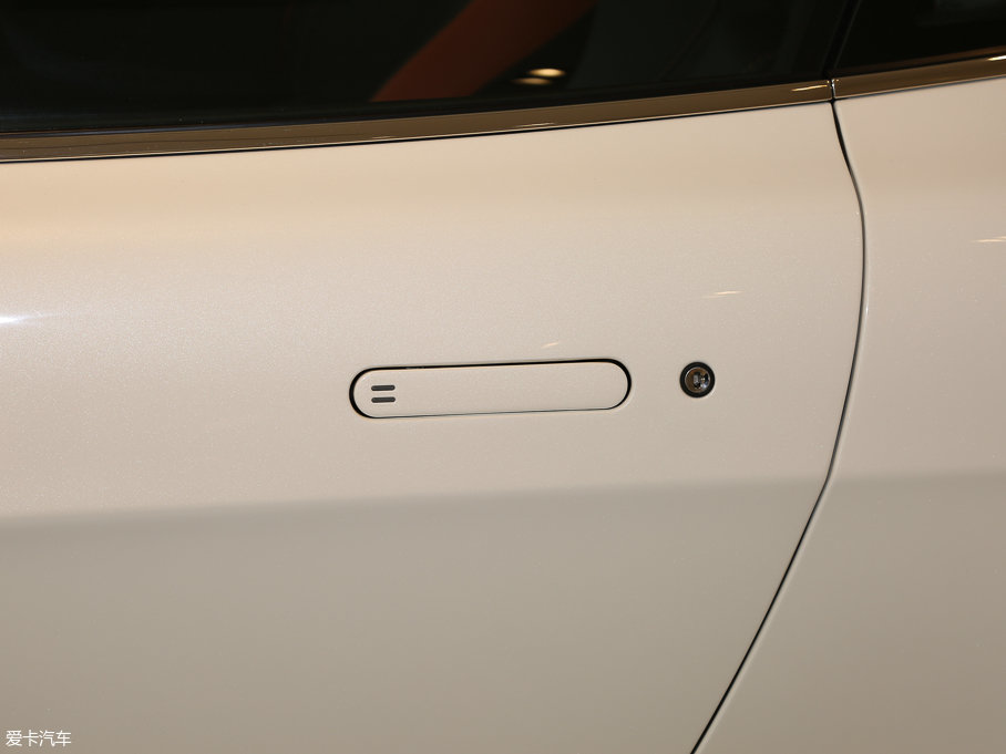 2016˹DRV8 Vantage 4.7L Coupe Edition 5