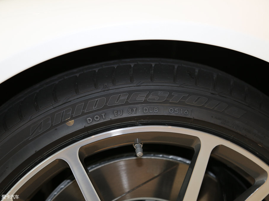 2016˹DRV8 Vantage 4.7L Coupe Edition 5