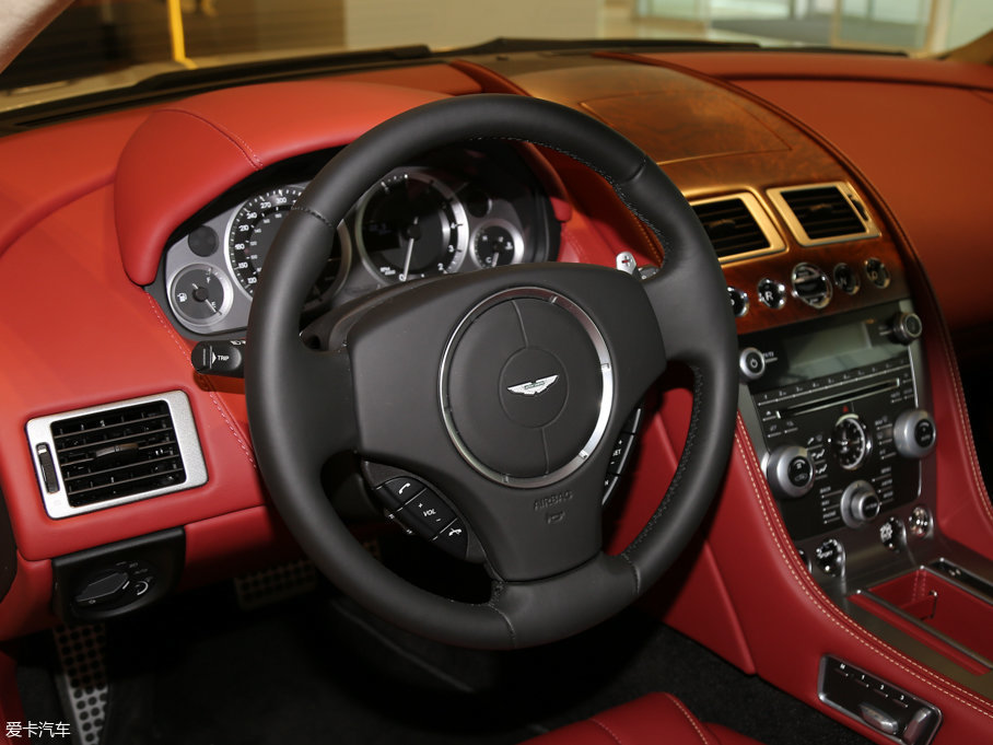 2015��DB9 6.0L Coupe