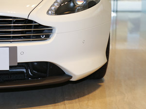 2015款6.0L Coupe 前雾灯