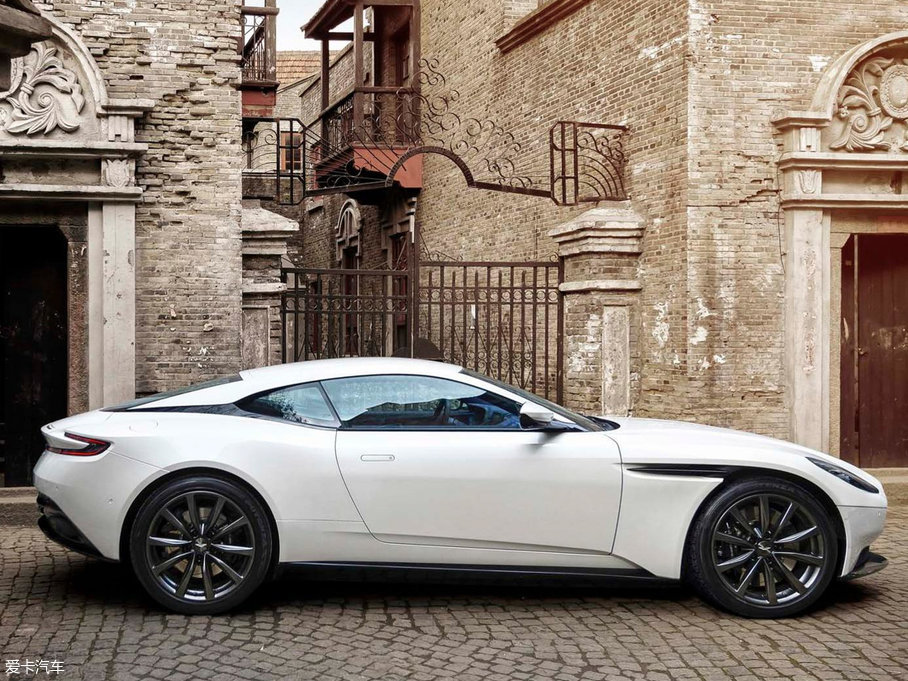 2017˹DRDB11 4.0T V8