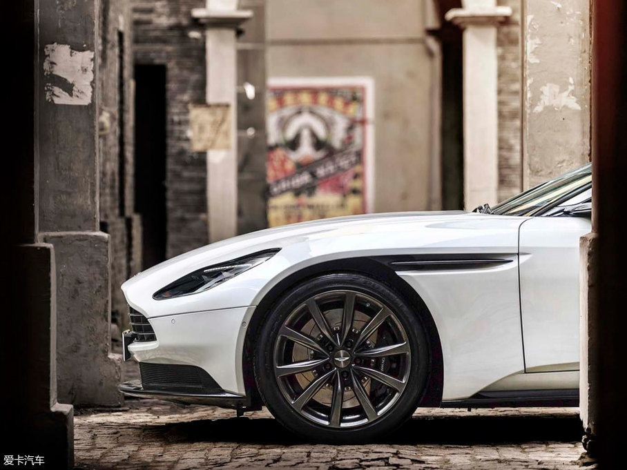 2017˹DRDB11 4.0T V8