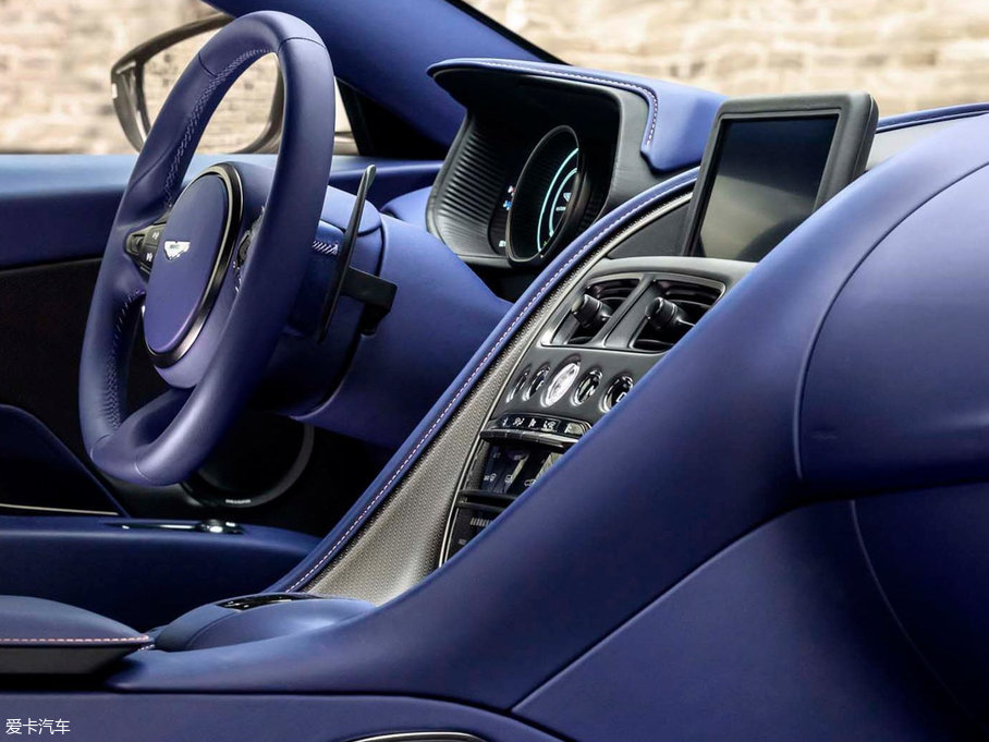 2017˹DRDB11 4.0T V8