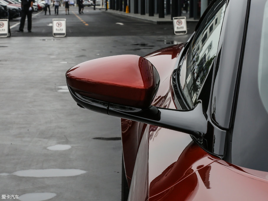 2017˹DRDB11 5.2T V12