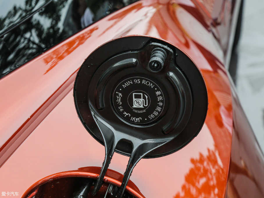 2017˹DRDB11 5.2T V12