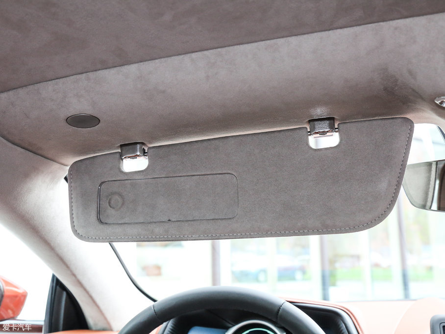 2017˹DRDB11 5.2T V12