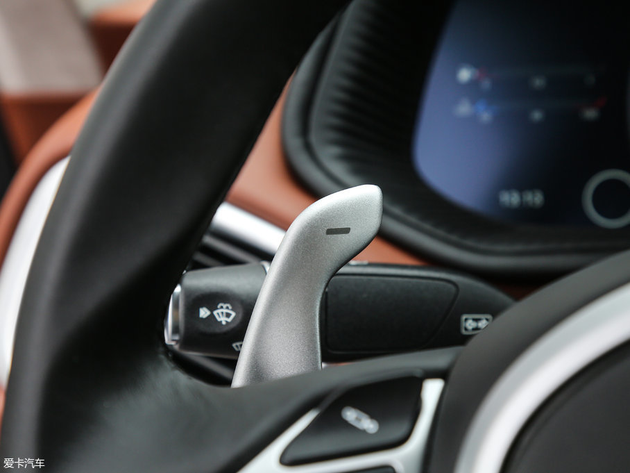 2017˹DRDB11 5.2T V12