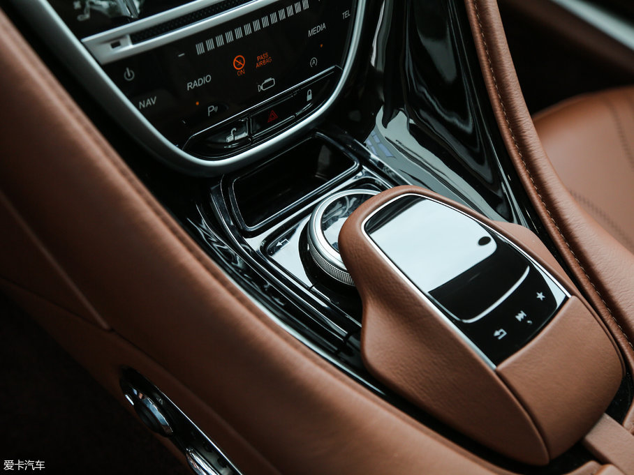 2017˹DRDB11 5.2T V12