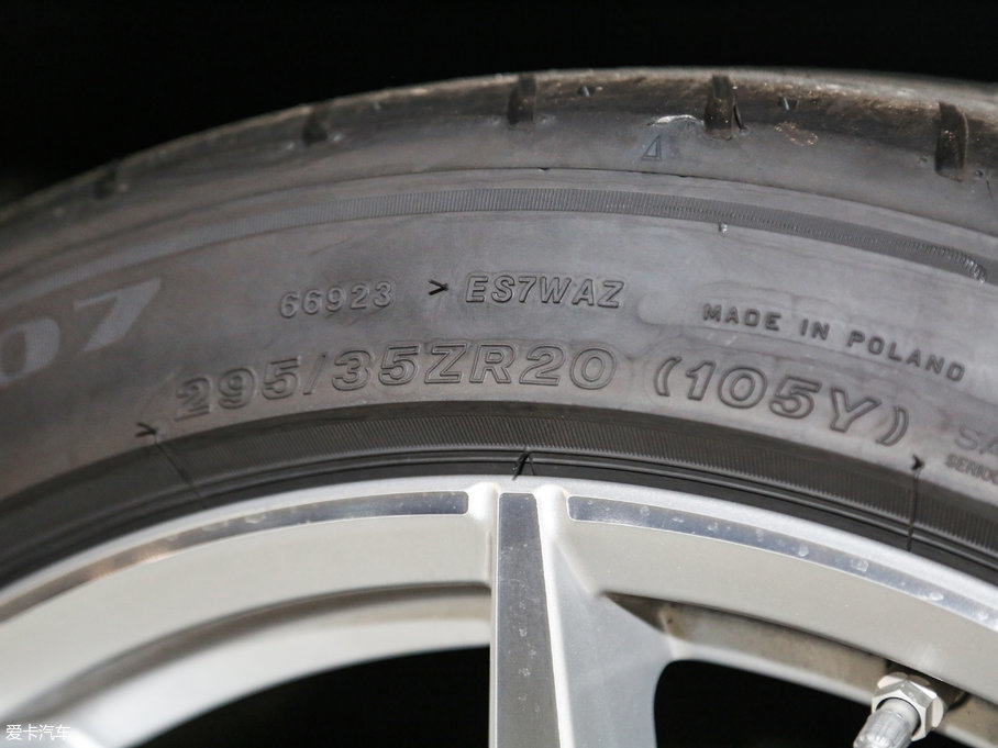 2017˹DRDB11 5.2T V12